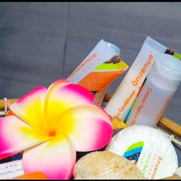 Set of 6 Anuenud Rainbow Hotel Toilletries from Hilton Hotel - Picture 2 of 2